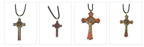 Religious Jewelry, The Difference Between a Crucifix and a Cross